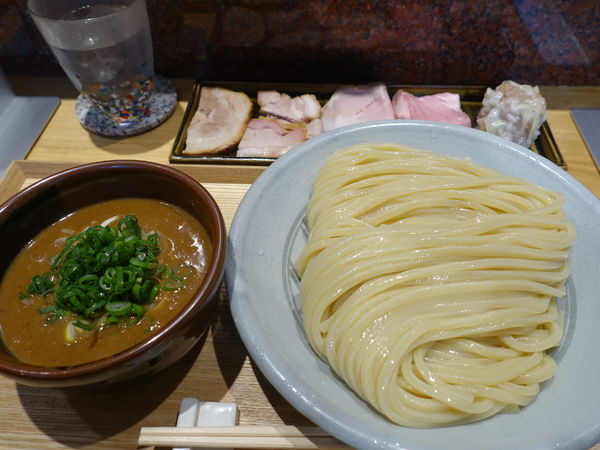 「つけ麵TOKYO-X豚骨魚介 特盛 + 特製トッピング」@中華蕎麦 とみ田の写真