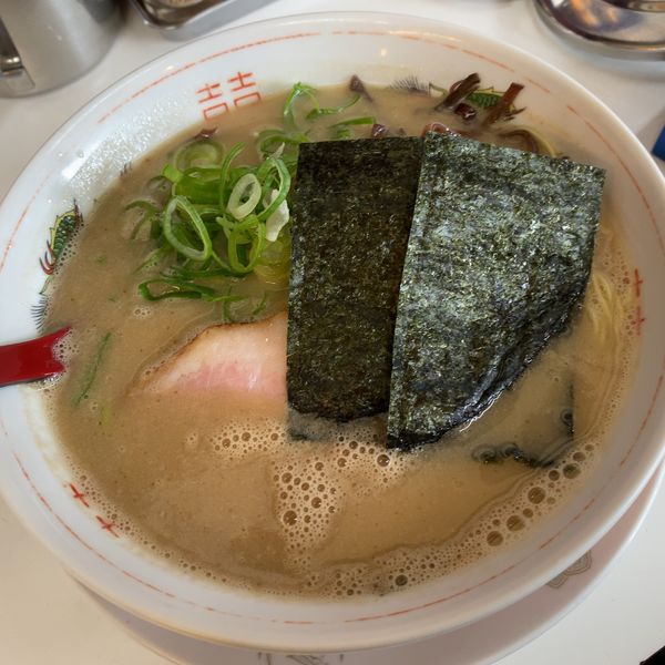 「九州豚骨 メロディーらーめん 840円」@メロディー 本店の写真