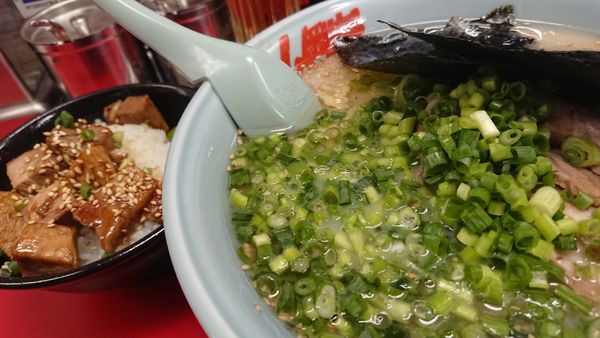 「塩チャーシュー麺」@ラーメン山岡家 鶴ヶ島店の写真