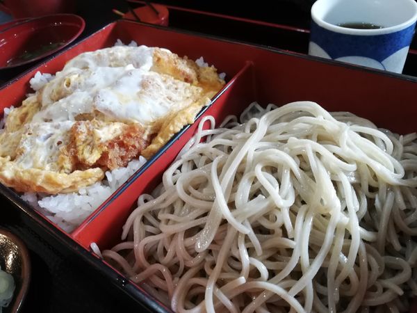「かつ重せいろ 1330円」@手打ちそば 川瀬屋の写真