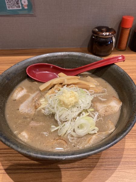 「煮干しらーめん」@にぼしらーめん88 アスナル金山店の写真