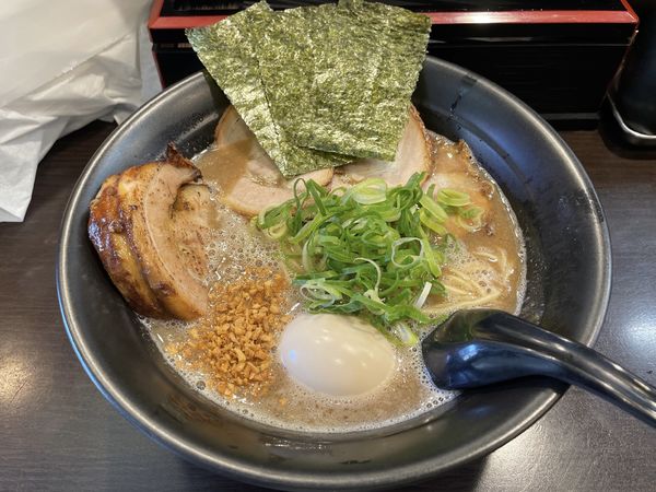 「全部入りラーメン ＋ 替玉」@ラーメンくれはの写真
