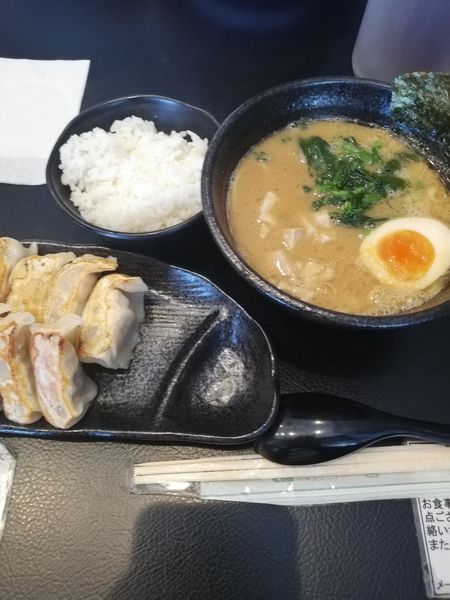 「醤油豚骨ラーメン（定食用 小）」@横浜らーめん 源泉 海老名店の写真