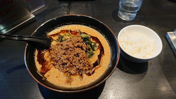 「黒マー担々麺 中 半ライス」@地獄の担担麺 天竜 本店の写真