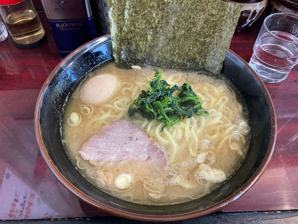 「ラーメン中盛り・味玉」@甲子家の写真