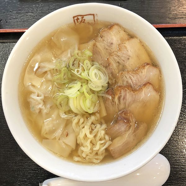 「わんたんラーメン」@喜多方ラーメン坂内 大手町フィナンシャルシティ店の写真