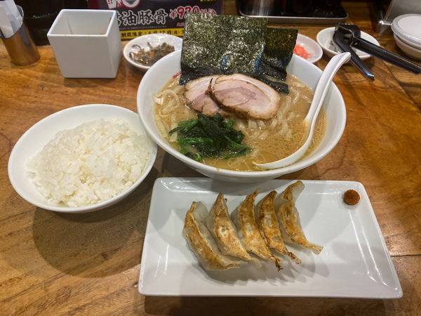 「豚骨醤油🍜🥢」@一風堂 六本木店の写真