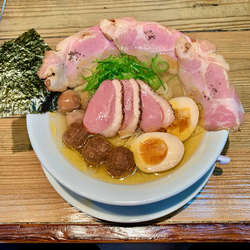 駿河湾タカアシガニ極上塩らぁ麺 特製豪華盛り