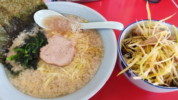 「フライデーセットB（ラーメン+ネギ丼）600円」@ラーメンショップ つくば店の写真