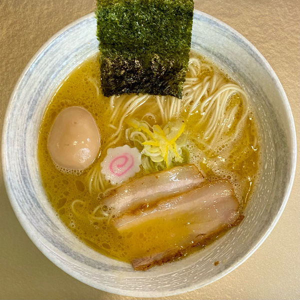 「濃厚鶏塩そば ¥780円（味玉サービスCP）」@麺屋 なるとの写真