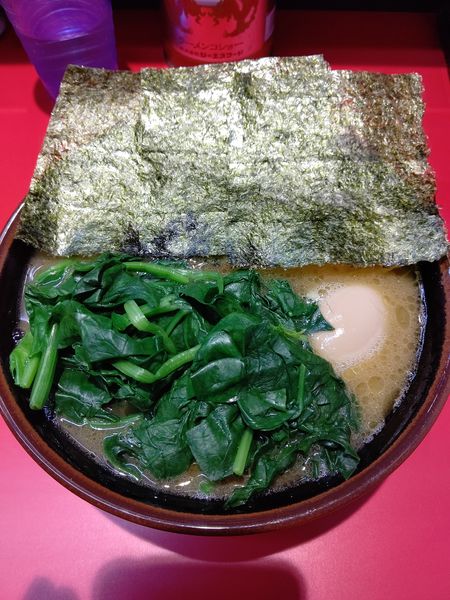 「ラーメン+味玉+ホウレン草」@横浜ラーメン 真砂家の写真