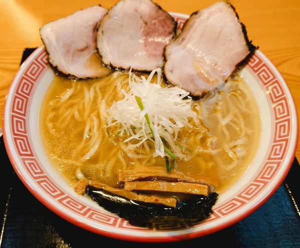 「白醤油そば」@麺切り 白流の写真