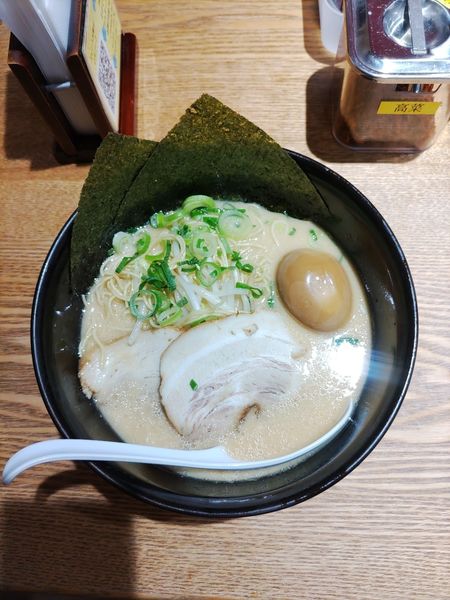 「特製ラーメン白(博多麺、ﾊﾞﾘｶﾀ)  ｷｸﾗｹﾞ抜き」@博多 龍ノ髭の写真