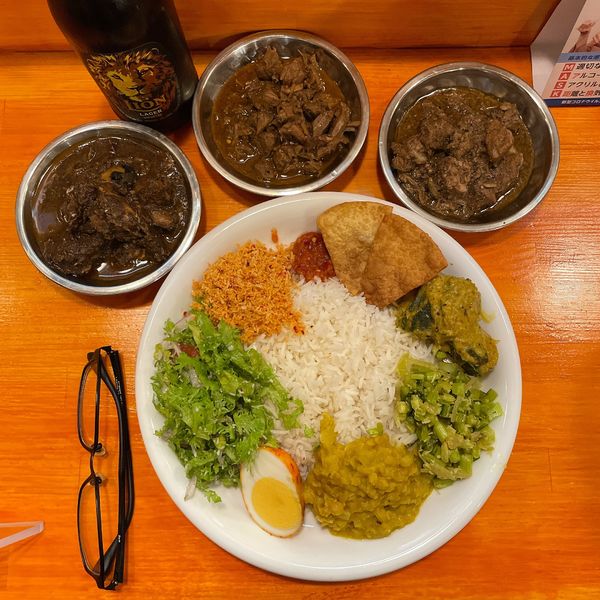 「スリランカ本格ライス＆カリープレート（三種盛り）」@かれはん食堂の写真