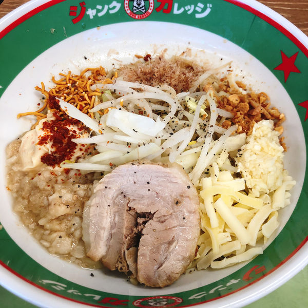 「まぜそば　680円」@ジャンクガレッジ 太田店の写真