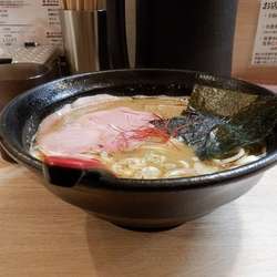 並　とりとんかつおらーめん　１３０ｇ