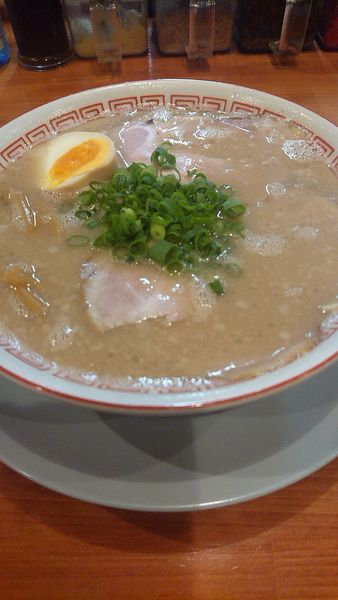 「博多ラーメン850円(税込)」@濃厚豚骨らーめん 博多一路の写真