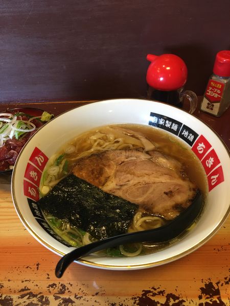 「地鶏醤油ラーメン　750円　漬けまぐろ丼　400円」@地鶏らーめん ちきんの写真