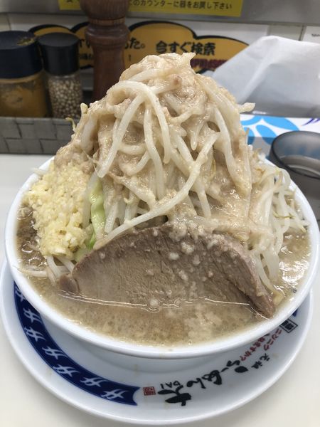 「らーめん(中盛り、全マシ)」@ラーメン大 我孫子店の写真