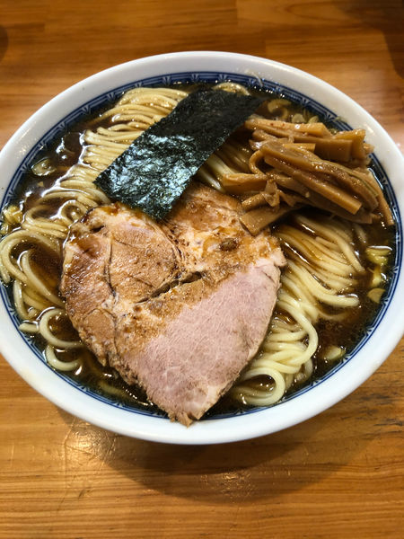 「ラーメン（中）」@自家製中華そば としおかの写真