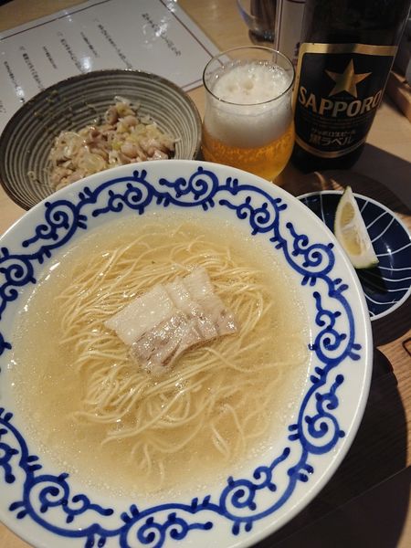 「ゆでモツ ＋ 黒ラベル小瓶 ＋ 豚そば ＋ 天山」@豚そば 月や 東京の写真