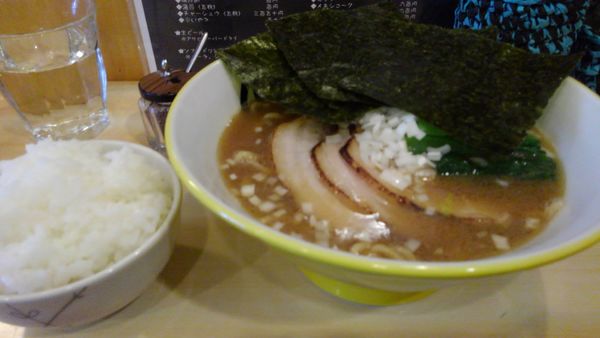 「得 醤油ラーメン+ごはん」@ラーメン 中條製版の写真