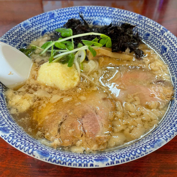 「背脂生姜醤油」@麺や ふくろうの写真