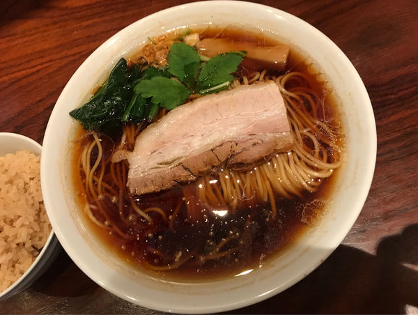 「醤油らーめん(きりっと)＋茶飯」@あはれの写真