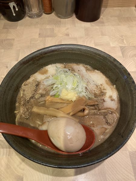 「でら煮干しラーメン」@にぼしらーめん88の写真