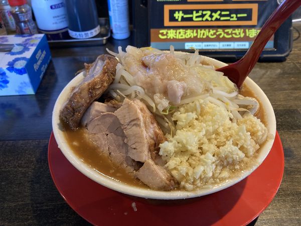 「ラーメン中　脂多め　ニンニク多め　野菜少なめ」@麺と飯 トンじろの写真