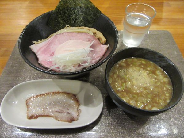 「つけ麺３００ｇ（９００円）＋チャーシュー１２０円」@麺屋 鳳の写真
