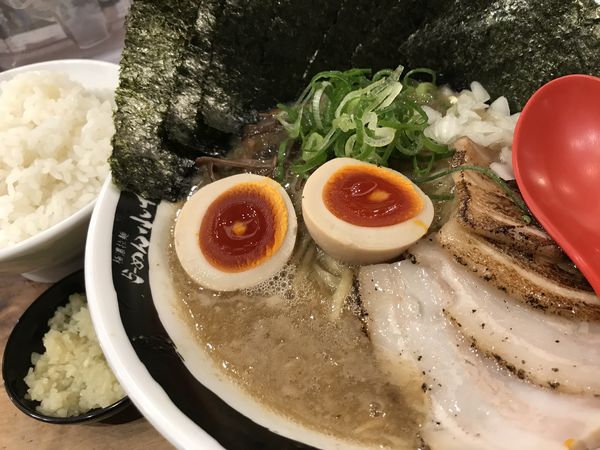 「禁断豚麺 他 1,210円」@極濃豚骨 らーめん小僧の写真