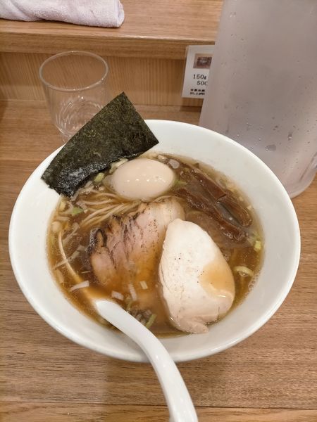 「中華そば味濃いめ味玉」@下町中華そば すずめ食堂の写真