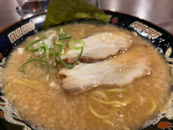 「濃厚とんこつ」@拉麺 王角の写真