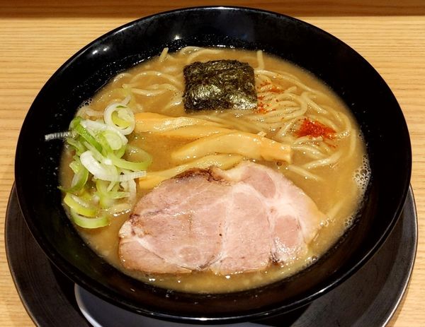 「らーめん」@舎鈴 新宿西口店の写真