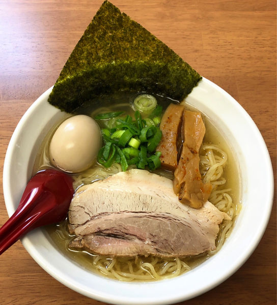 「白醤油煮干し中華そば(ストレート麺.味玉)」@中華そば 大和の写真