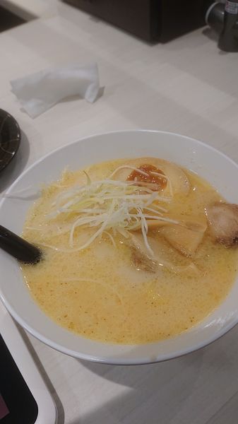 「濃厚白湯ラーメン」@魚べい マチノマ大森店の写真