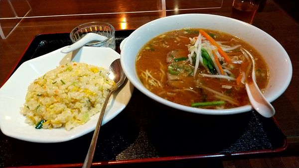 「半チャーハン」@華福菜館の写真