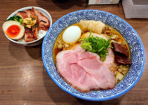 「特製手打中華蕎麦(醤油)+めんま飯」@手打中華蕎麦 亀庵の写真
