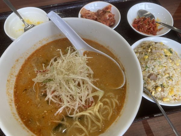 「担々麺+半炒飯定食¥800」@中華菜館 林海餃子酒場の写真