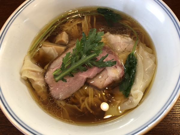 「わんたん入り醤油らぁ麺」@Ramen FeeLの写真