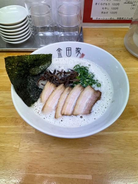 「黒豚らーめん（750円）替玉（150円）」@麺処 金田家の写真