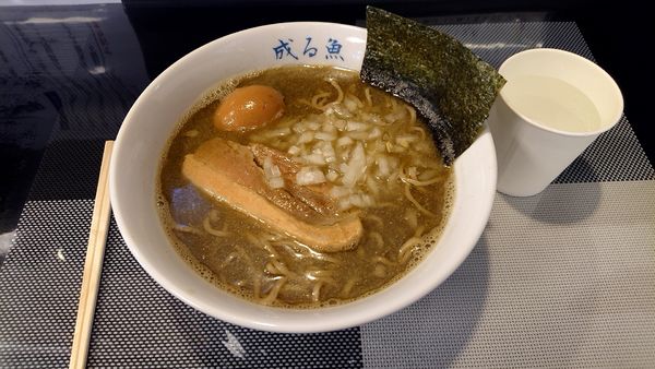 「味玉鰯ラーメン」@煮干し中華そば 成る魚の写真