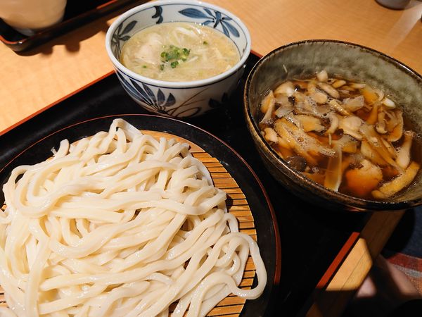 「ダブルつけ汁うどん(並盛)979円+他いろいろ」@久兵衛屋 清瀬長命寺前店の写真