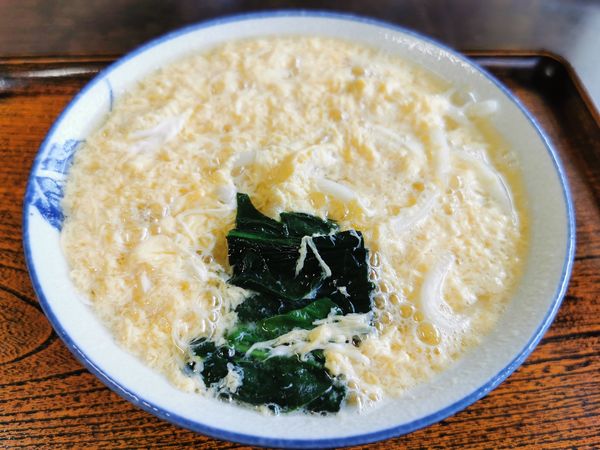 「卵とじうどん」@だるまや食堂の写真
