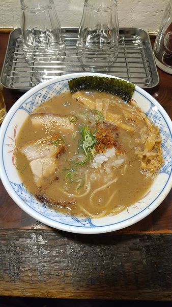 「らーめん(+替玉)」@麺や 庄のの写真