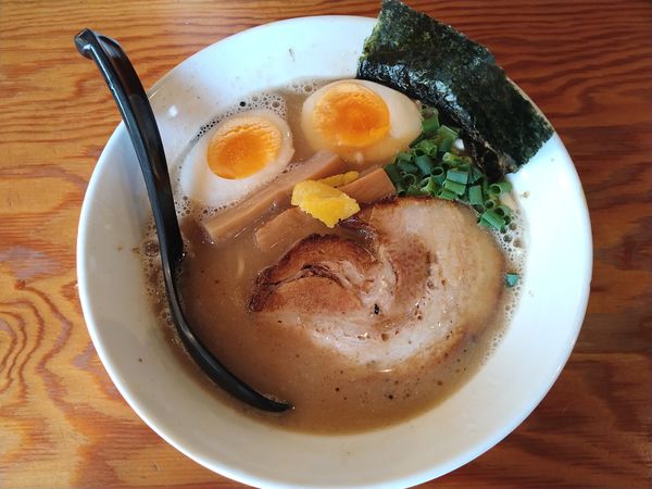 「味玉ラーメン（880円）」@富士らーめんの写真