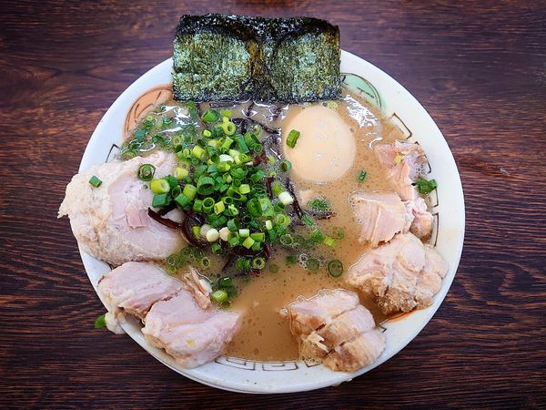 「ちゃーしゅー＋味玉」@博多長浜らーめん 楓神の写真