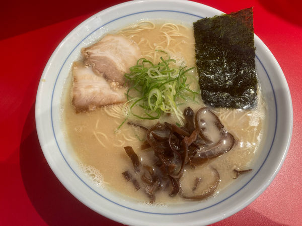 「本場博多ラーメン¥650+半替玉¥100」@本場博多ラーメン せまかっちゃん 神田店の写真