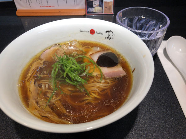 「醤油ラーメン」@Japanese Soba Noodles 蔦の写真